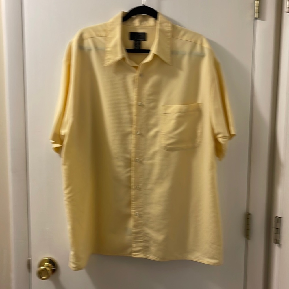 Mens J. Ferrar bottom down short sleeve shirt